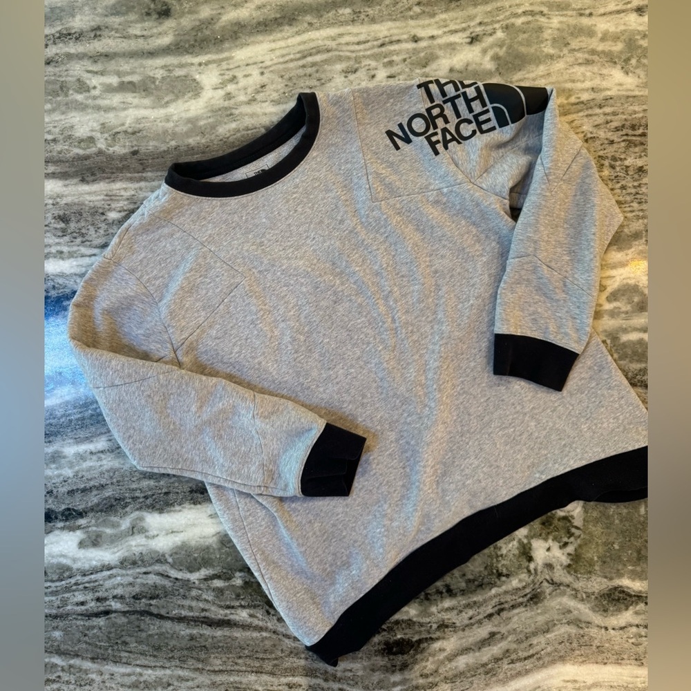 The North Face Women's Heather Gray Crew Sweatshirt with Black Trim